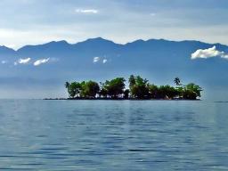 Little Pig Island against the Finnesterre Mountains