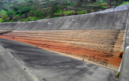Yonki dam spillway
