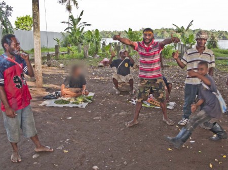 Illegal buai market in Madang Town