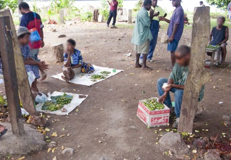 Illegal buai sellers in the centre of Madang Town