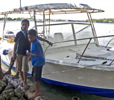 Kids tending to Felmara